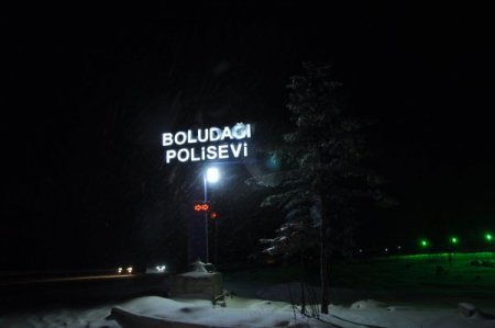 Kar yağışı Bolu Dağı’nda ulaşımı olumsuz etkiliyor