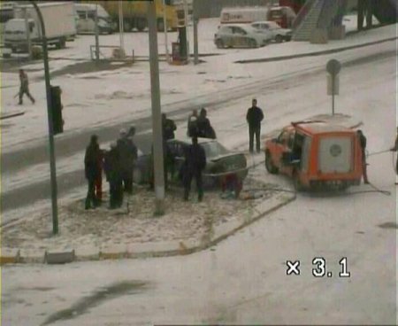 Kar yağışı kazaları da beraberinde getirdi