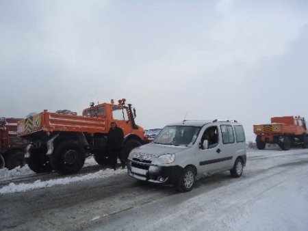 Kar Yağışı Ve Tipi Nedeniyle Muş-kulp Karayolu Ulaşıma Kapandı