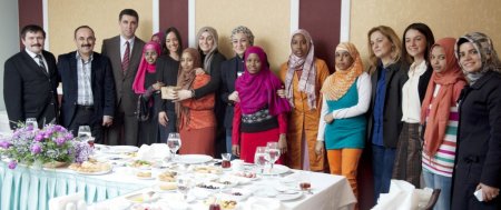 Kara Kıta’nın kızları Hakan Şükür’ü unutmadı