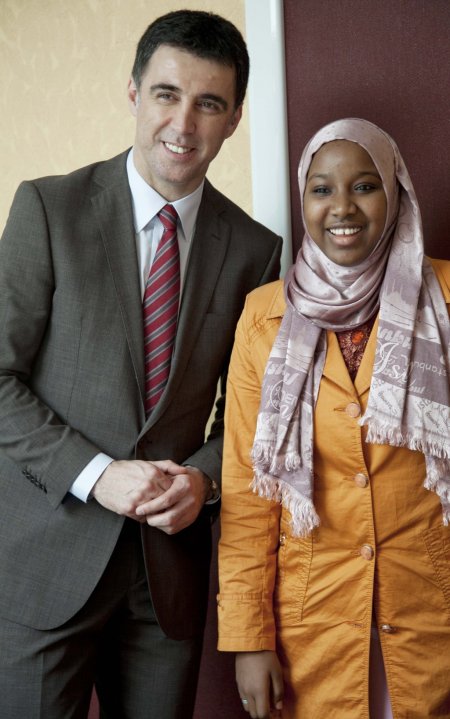 Kara Kıta’nın kızları Hakan Şükür’ü unutmadı