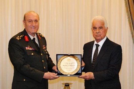 Kara Kuvvetleri Komutanı Kıvrıkoğlu, Eroğlu'nu ziyaret etti