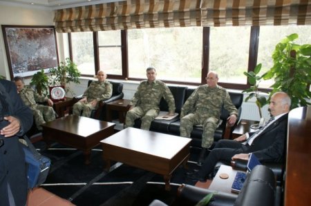 Kara Kuvvetleri Komutanı Kıvrıkoğlu, Kilis'te İncelemelerde Bulundu