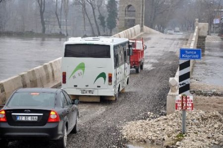 Karaağaç Yolu Ulaşıma Açıldı