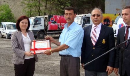 Karabük Belediyesi'nin Temizlik Çalışanları Ödüllendirildi