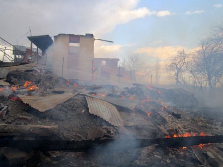 Karabük'te yangın: 8 ev yandı, 8 büyükbaş hayvan telef oldu