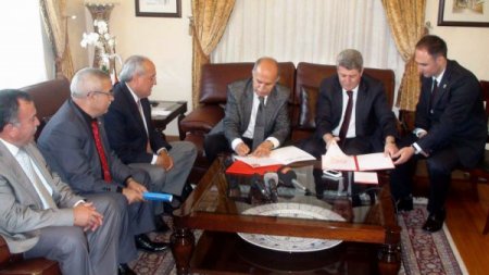 Karacabey Belediyesi'nden Anadolu Lisesi'ne Spor Salonu