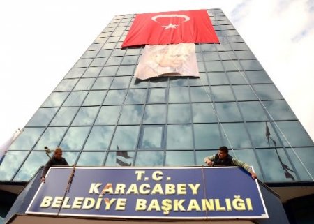 Karacabey Belediyesi’ne 'TC'li tabelası