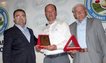 Karacabey'de yılın şoförü ödüllendirildi