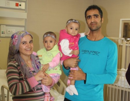 Karaciğer nakli yapılan ikizlerin ailesi: Çocuklarımızın öleceğini düşündük