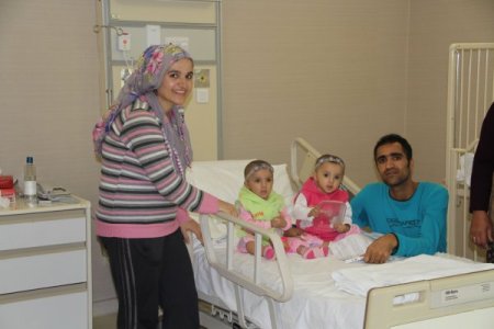 Karaciğer nakli yapılan ikizlerin ailesi: Çocuklarımızın öleceğini düşündük