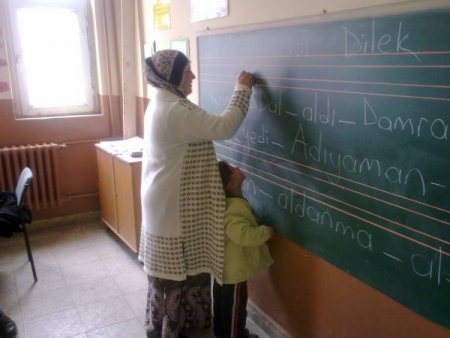 Karaçoban'da Altın Ve Beyaz Eşya Ödüllü Okuma Yazma Seferberliği