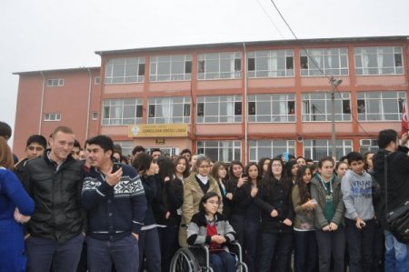Karadeniz Ereğli Lisesi ‘Kadına Şiddete Hayır’ dedi