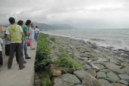 Karadeniz'de Kaybolan Çocuğu Arama Çalışmaları Devam Ediyor
