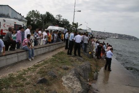 Karadeniz'den Kimliği Belirsiz Bir Erkek Cesedi Çıkartıldı
