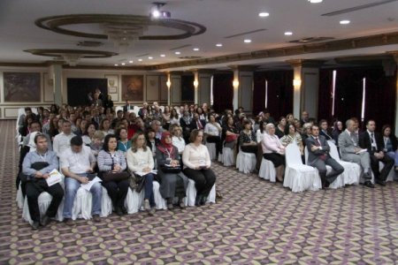 Karadenizli eczacılar, sektörel eğitimlerle kendilerini geliştiriyor