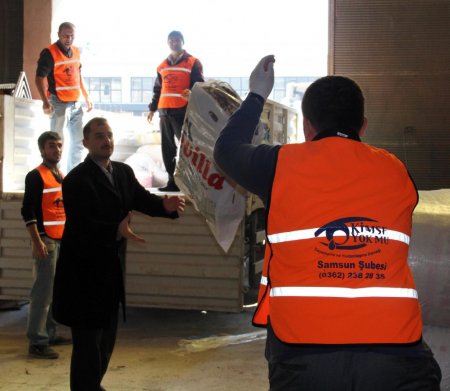 Karadenizli hayırseverler, Suriye'ye üçüncü yardım TIR'ını gönderdi