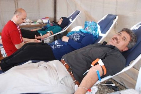 Karahüseyinli köyünde şenlik ve kan bağışı bir arada yapıldı