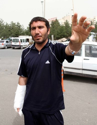 Karakolda dayak yiyen veli: Ellerimi kelepçeleyip copla saldırdılar