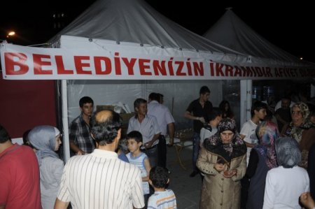 Karaman, Teravih Sonrası Mehterle Şenlendi