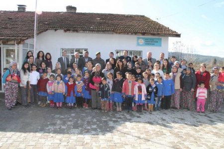 Karaman Bilgievi’nden köy okuluna yardım