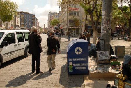 Karaman'da 7 Bölgeye Ambalaj Atığı Toplama Kumbarası Konuldu