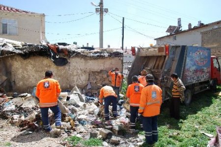 Karaman'da Çöp Ev İkinci Kez Temizlendi