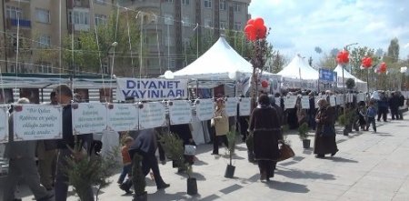 Karaman’da kutlu doğum meydanı açıldı