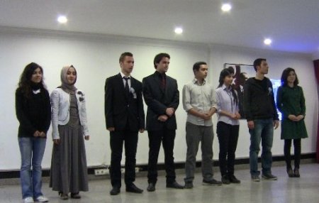 Karamürsel’de lise öğrencilerinden Kutlu Doğum naat gecesi