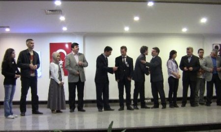 Karamürsel’de lise öğrencilerinden Kutlu Doğum naat gecesi