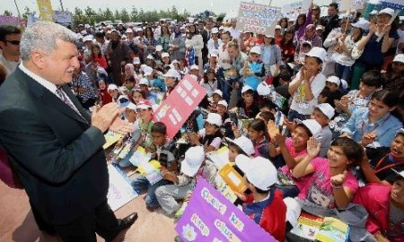 Karaosmanoğlu: Okumaktan, öğrenmekten hiç vazgeçmeyin