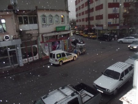 Karapınar 4 mevsimi birden yaşadı