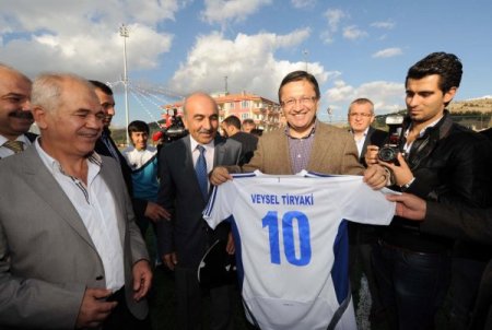 Karapürçek Semt Stadı açıldı