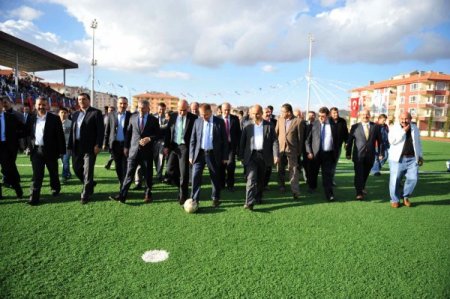 Karapürçek Semt Stadı açıldı