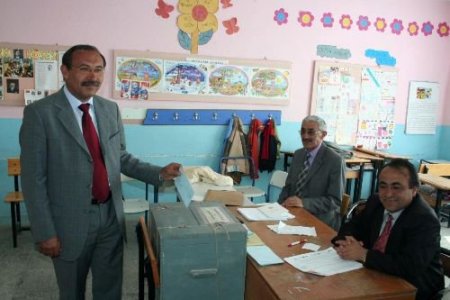Karasenir Beldesinde Seçimin Galibi Yine Ak Parti Adayı Abdurrahman Çelik Oldu