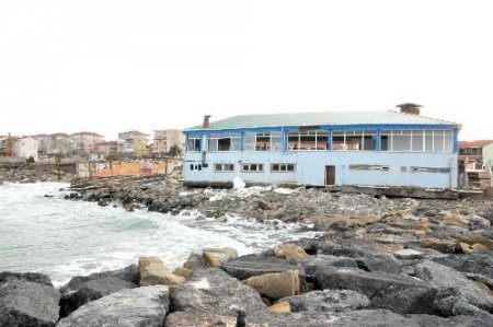 Karasu'da Kıyı Erozyonunun Önüne Geçilmeye Çalışılıyor