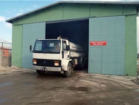 Karatay Belediyesi, Isıtmalı Hangarda Araçlarını Donmaktan Koruyor