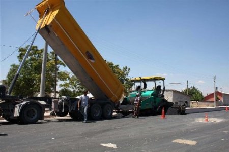 Karatay'da yollar asfaltlanıyor