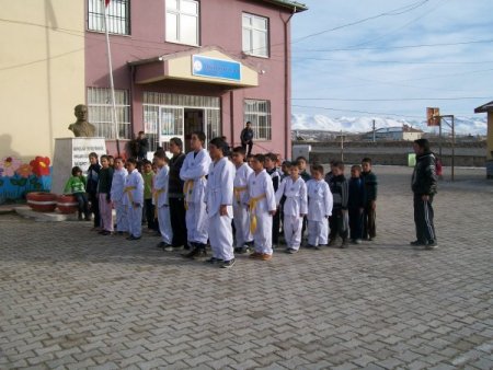 Karatlı Şehit Şahin Yılmaz İlkokulu'nda tekvando kuşak heyacanı yaşandı