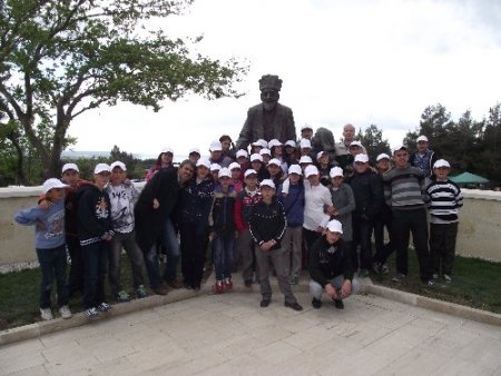 Karayaka İlköğretim Okulu, öğrencileri İstanbul ve Çanakkale'yi gezdi