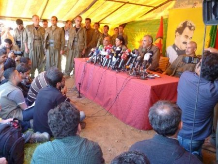Karayılan: Çekilme 8 Mayıs'ta başlayacak(Fotoğraf için)