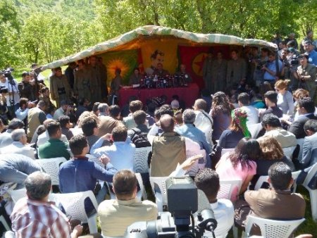 Karayılan: Çekilme 8 Mayıs'ta başlayacak(Fotoğraf için)