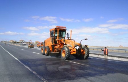 Karayolları Bölge Müdürlüğü Bozulan Yollar Onarıyor