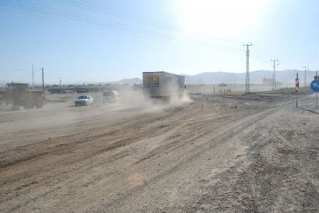 Karayolları'nın Patnos'taki Bölünmüş Yol Çalışmaları Sürüyor