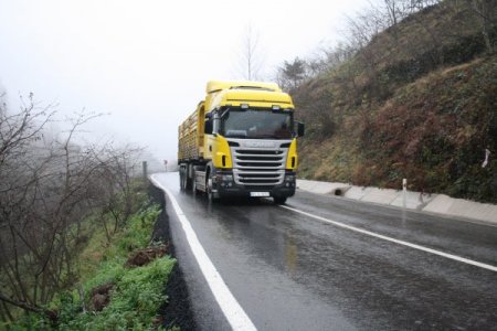 Karayolu tehlike saçıyor