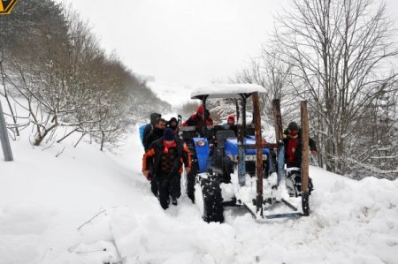 Karda Mahsur Kalan Sürücü, Donmaktan Son Anda Kurtarıldı