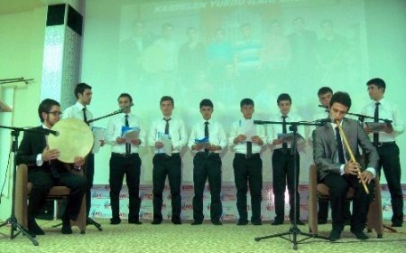 Kardelen Yurdu'nun Kutlu Doğum programı duygulandırdı