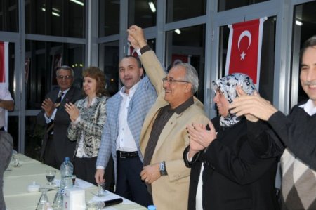 Kardeş Aznakaylılar Tarsus'tan mutlu ayrıldı