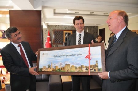 Kardeş Şehir Melle’den Başkan Akdoğan’a Ziyaret