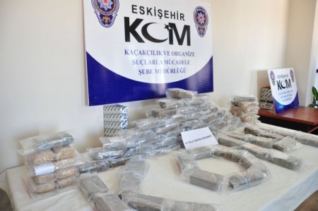Kardeşlerin eroin sevkiyatı polise takıldı